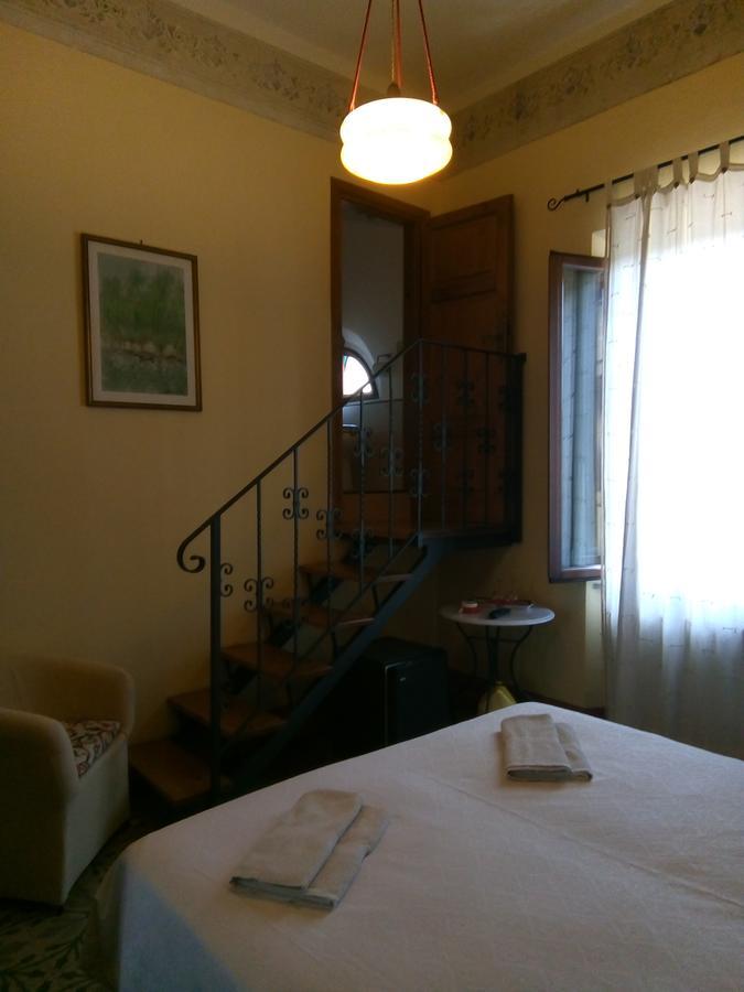 Le Villi FRIENDLY B&B Torre del Lago Puccini Esterno foto